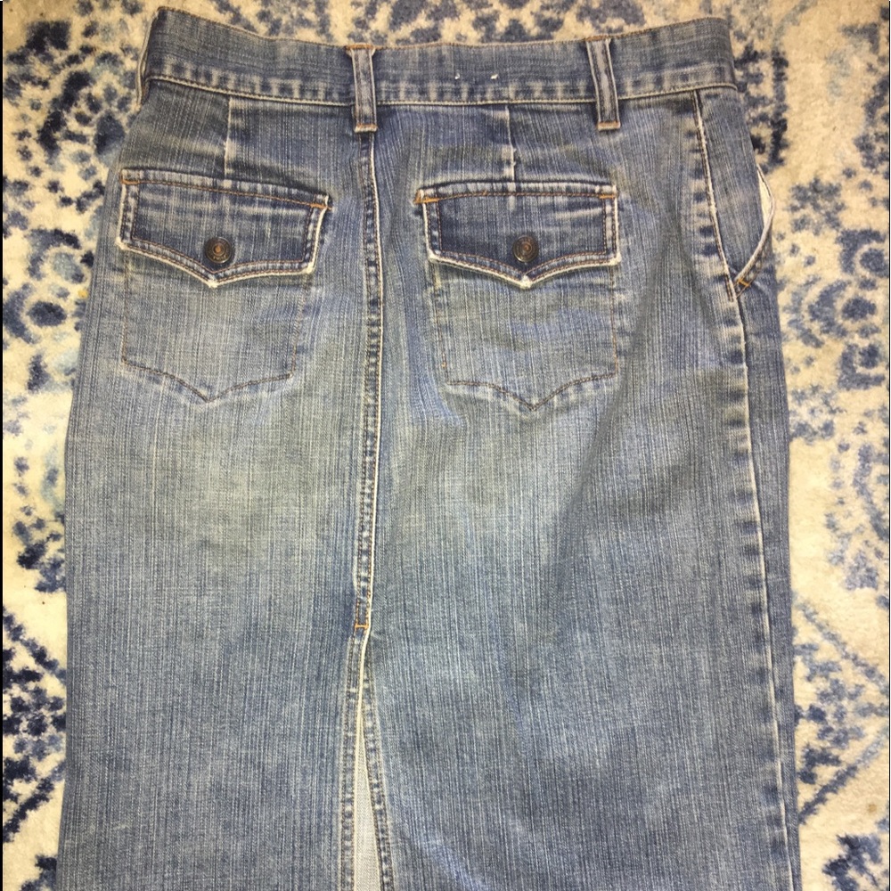 Gap stretch jeans skirt used size 1 
#thegap
